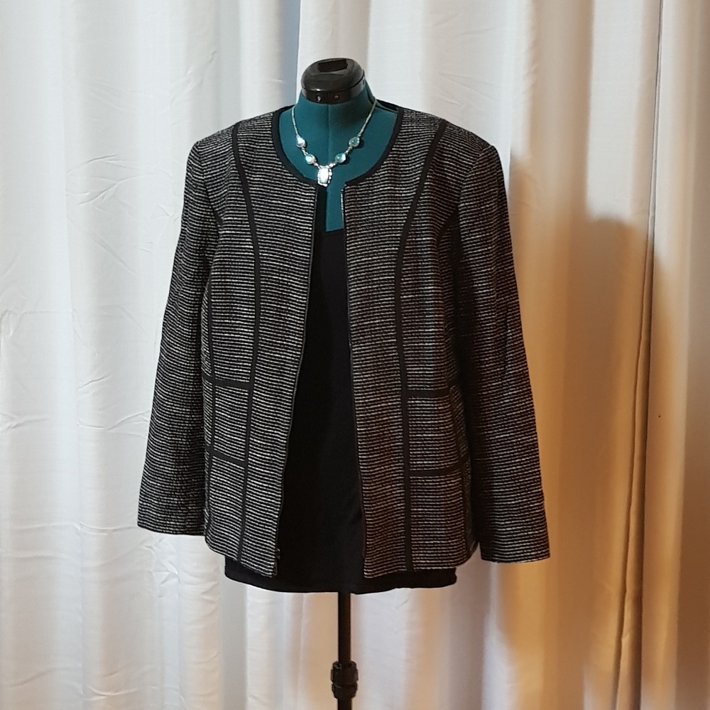 Jones New York zip up blazer